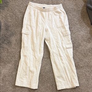 Old Navy Cream Cargo Pants